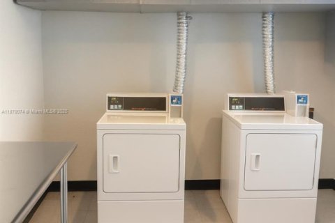 Снять в аренду кондоминиум в Санни-Айлс-Бич, Флорида 2 спальни, 101.64м2, № 1922242 - фото 17