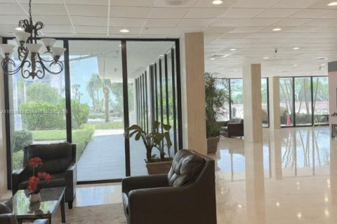 Снять в аренду кондоминиум в Санни-Айлс-Бич, Флорида 2 спальни, 101.64м2, № 1922242 - фото 3