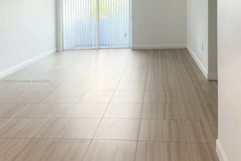 Снять в аренду кондоминиум в Санни-Айлс-Бич, Флорида 2 спальни, 101.64м2, № 1922242 - фото 5