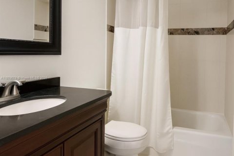 Снять в аренду кондоминиум в Санни-Айлс-Бич, Флорида 2 спальни, 101.64м2, № 1922242 - фото 13