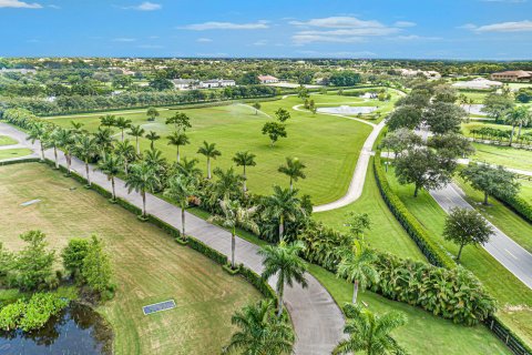 Commercial property in Wellington, Florida 5 bedrooms, 443.42 sq.m. № 1119971 - photo 1