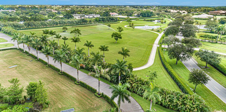 Commercial property in Wellington, Florida 5 bedrooms, 443.42 sq.m. № 1119971