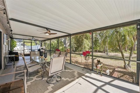 House in Tampa, Florida 4 bedrooms, 189.52 sq.m. № 1543288 - photo 23