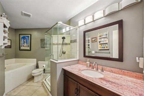 House in Tampa, Florida 4 bedrooms, 189.52 sq.m. № 1543288 - photo 16