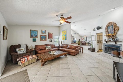 House in Tampa, Florida 4 bedrooms, 189.52 sq.m. № 1543288 - photo 8