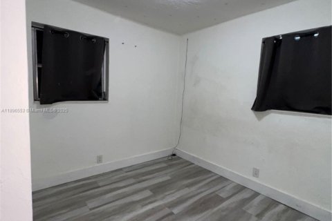 Villa ou maison à louer à Miami, Floride: 2 chambres, 52.68 m2 № 1948251 - photo 6