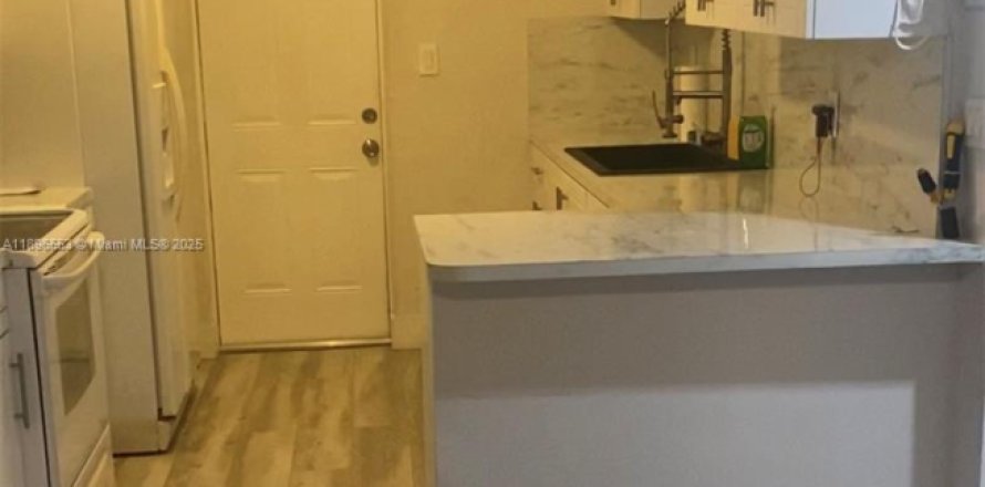 Villa ou maison à Miami, Floride 2 chambres, 52.68 m2 № 1948251