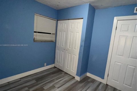 Villa ou maison à louer à Miami, Floride: 2 chambres, 52.68 m2 № 1948251 - photo 5