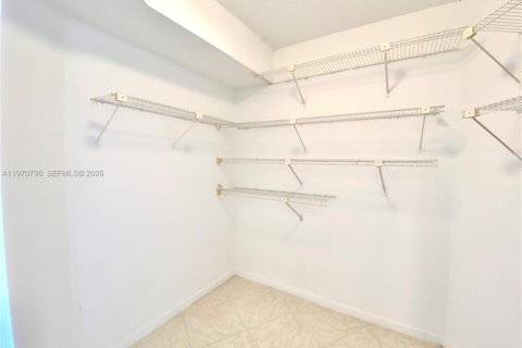 Apartamento en alquiler en Miami, Florida, 2 dormitorios, 116.78 m2 № 2032628 - foto 21