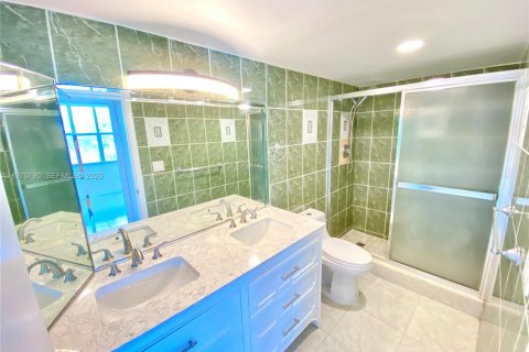 Apartamento en alquiler en Miami, Florida, 2 dormitorios, 116.78 m2 № 2032628 - foto 13