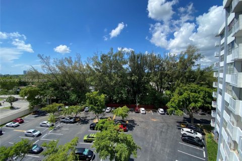 Apartamento en alquiler en Miami, Florida, 2 dormitorios, 116.78 m2 № 2032628 - foto 30