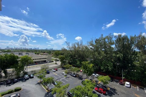 Apartamento en alquiler en Miami, Florida, 2 dormitorios, 116.78 m2 № 2032628 - foto 28