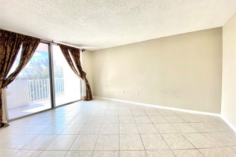 Apartamento en alquiler en Miami, Florida, 2 dormitorios, 116.78 m2 № 2032628 - foto 18