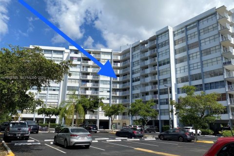 Apartamento en Miami, Florida 2 dormitorios, 116.78 m2 № 2032628