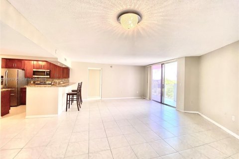 Apartamento en alquiler en Miami, Florida, 2 dormitorios, 116.78 m2 № 2032628 - foto 11