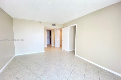 Apartamento en alquiler en Miami, Florida, 2 dormitorios, 116.78 m2 № 2032628 - foto 20
