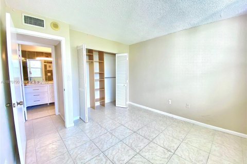 Apartamento en alquiler en Miami, Florida, 2 dormitorios, 116.78 m2 № 2032628 - foto 15
