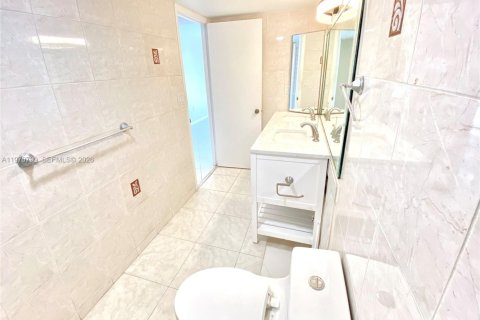 Apartamento en alquiler en Miami, Florida, 2 dormitorios, 116.78 m2 № 2032628 - foto 24