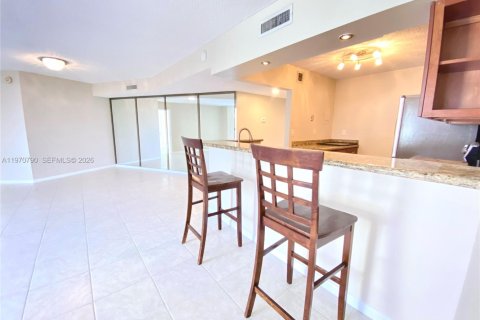 Apartamento en alquiler en Miami, Florida, 2 dormitorios, 116.78 m2 № 2032628 - foto 16