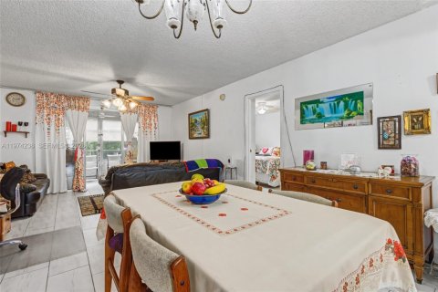 Copropriété à vendre à Lauderdale Lakes, Floride: 2 chambres, 89.19 m2 № 2040686 - photo 18