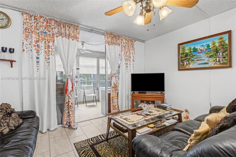 Copropriété à vendre à Lauderdale Lakes, Floride: 2 chambres, 89.19 m2 № 2040686 - photo 22