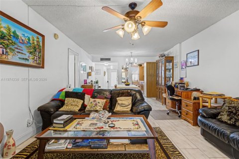 Copropriété à vendre à Lauderdale Lakes, Floride: 2 chambres, 89.19 m2 № 2040686 - photo 25