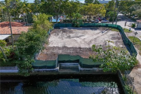 Terrain à vendre à North Miami, Floride № 1975179 - photo 1