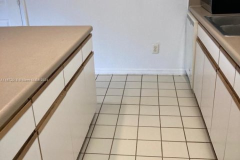 Condo in Pompano Beach, Florida, 1 bedroom  № 1128409 - photo 15