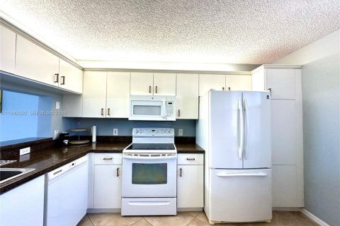 Condominio en Sunrise, Florida, 2 dormitorios  № 2154681