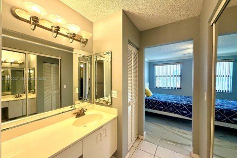 Condominio en venta en Sunrise, Florida, 2 dormitorios, 103.12 m2 № 2154681 - foto 25