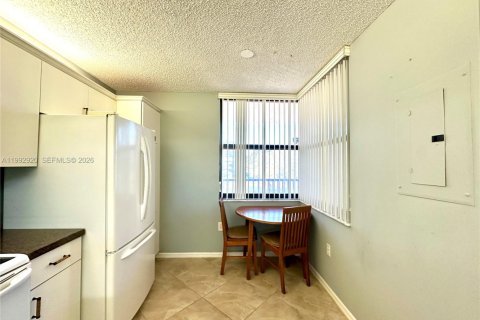 Condominio en venta en Sunrise, Florida, 2 dormitorios, 103.12 m2 № 2154681 - foto 16