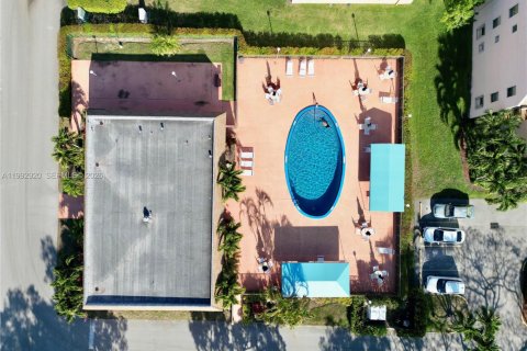 Condominio en venta en Sunrise, Florida, 2 dormitorios, 103.12 m2 № 2154681 - foto 5