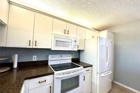 Condominio en venta en Sunrise, Florida, 2 dormitorios, 103.12 m2 № 2154681 - foto 13