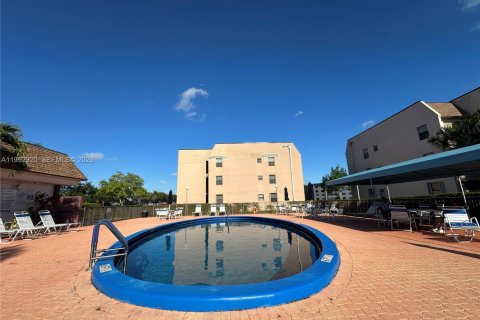 Condominio en venta en Sunrise, Florida, 2 dormitorios, 103.12 m2 № 2154681 - foto 7