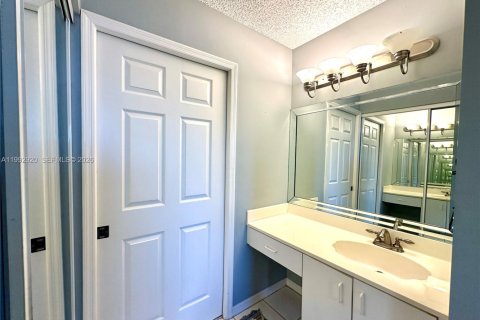 Condominio en venta en Sunrise, Florida, 2 dormitorios, 103.12 m2 № 2154681 - foto 21
