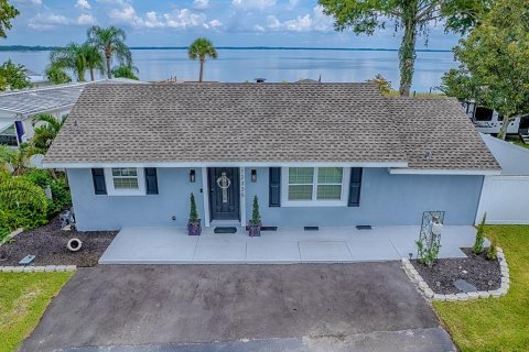 House in Tavares, Florida 3 bedrooms, 200.67 sq.m. № 1907330 - photo 3