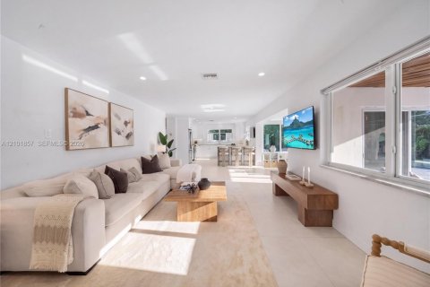 Villa ou maison à vendre à Plantation, Floride: 4 chambres, 177.81 m2 № 2407768 - photo 7