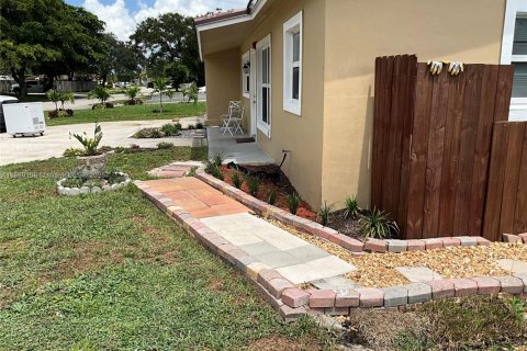 Casa en venta en Lauderhill, Florida, 4 dormitorios, 141.21 m2 № 1938755 - foto 12