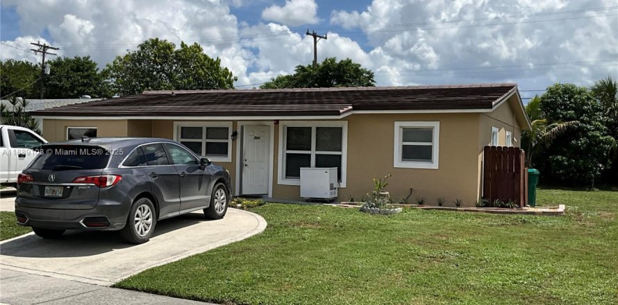 Casa en Lauderhill, Florida 4 dormitorios, 141.21 m2 № 1938755