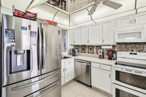 Condominio en venta en Redington Shores, Florida, 2 dormitorios, 108.23 m2 № 1900423 - foto 10