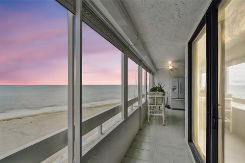 Condominio en venta en Redington Shores, Florida, 2 dormitorios, 108.23 m2 № 1900423 - foto 2