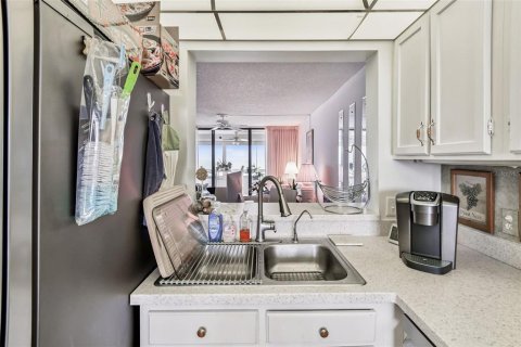 Condominio en venta en Redington Shores, Florida, 2 dormitorios, 108.23 m2 № 1900423 - foto 13