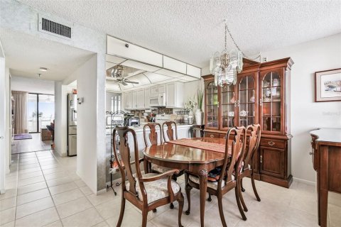 Condominio en venta en Redington Shores, Florida, 2 dormitorios, 108.23 m2 № 1900423 - foto 5