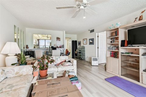 Condominio en venta en Redington Shores, Florida, 2 dormitorios, 108.23 m2 № 1900423 - foto 19