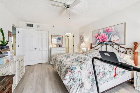 Condominio en venta en Redington Shores, Florida, 2 dormitorios, 108.23 m2 № 1900423 - foto 22