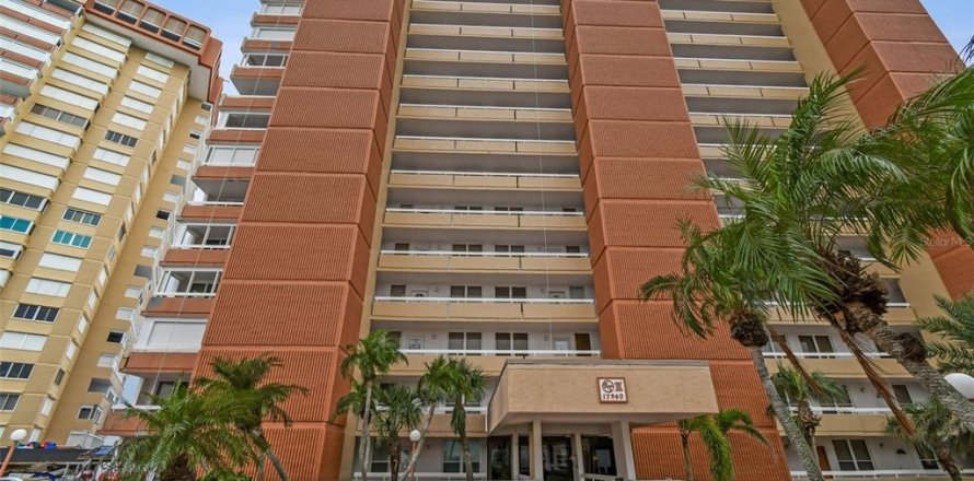 Condominio en Redington Shores, Florida, 2 dormitorios  № 1900423