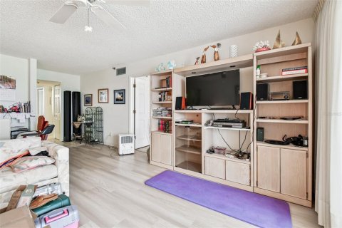 Condominio en venta en Redington Shores, Florida, 2 dormitorios, 108.23 m2 № 1900423 - foto 18