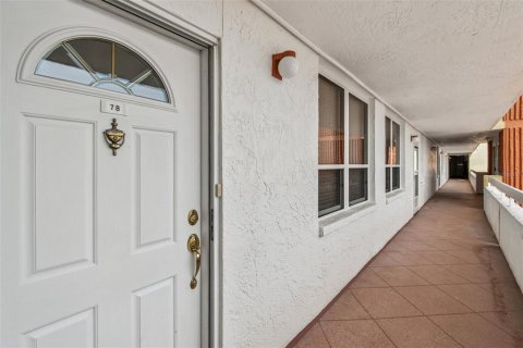 Condominio en venta en Redington Shores, Florida, 2 dormitorios, 108.23 m2 № 1900423 - foto 3