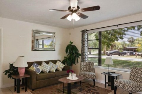 Casa en venta en Cocoa, Florida, 3 dormitorios, 136.85 m2 № 2231885 - foto 9