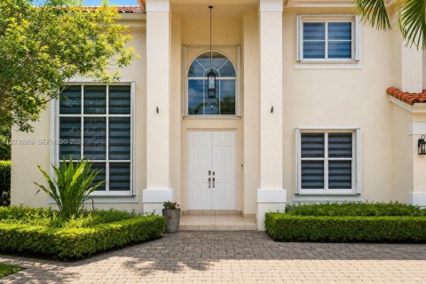 Casa en venta en Miami, Florida, 6 dormitorios, 343.55 m2 № 2189396 - foto 5